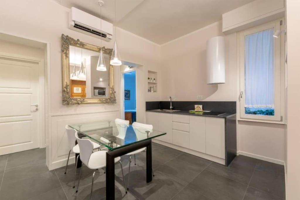 Stylish Four Bedrooms Apartment - Florence Center ภายนอก รูปภาพ